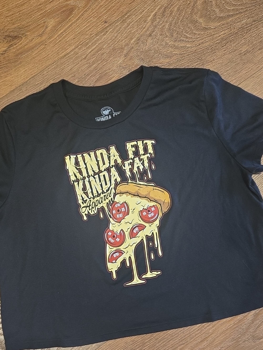 KINDA FIT KINDA FAT CROP TSHIRT.. SIZE MED.. #8208